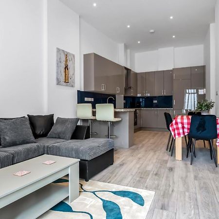 Lovely 1 Bedroom Apartment In Central Woking Dış mekan fotoğraf