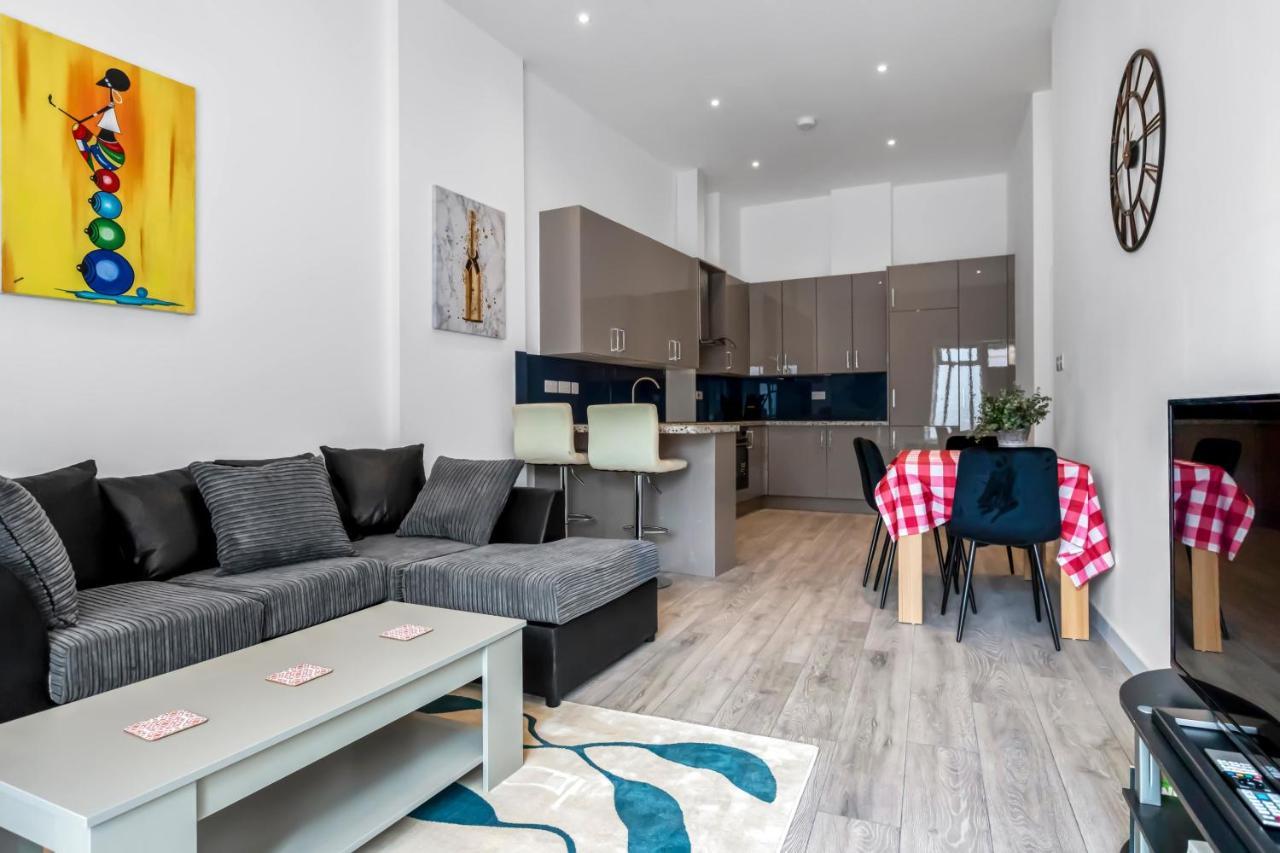 Lovely 1 Bedroom Apartment In Central Woking Dış mekan fotoğraf